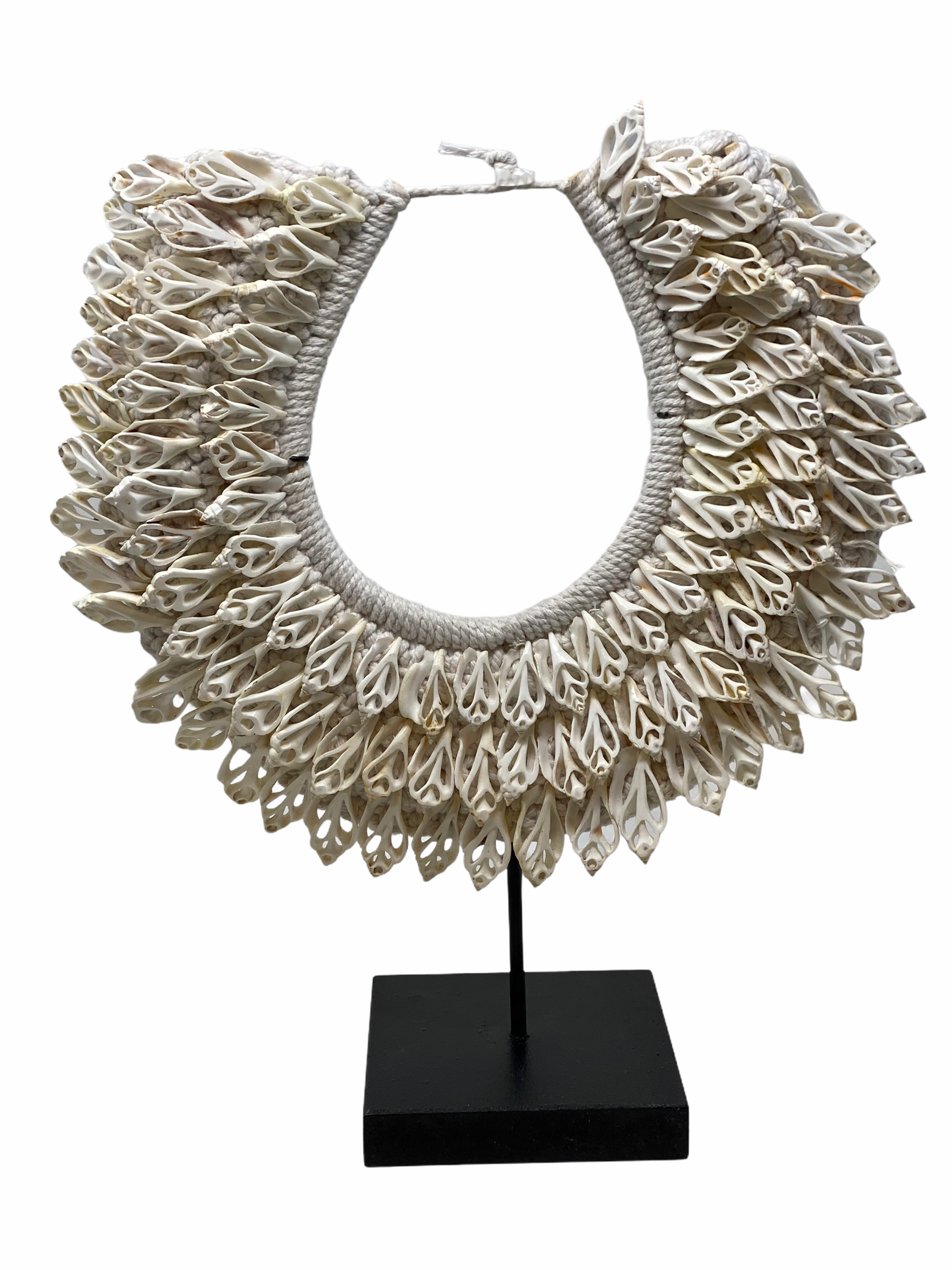 HAWAIIAN SHELL Wire Wrap Pendant| Authentic Mini KUKUI Nut Beads| Made –  Honorooroo Lifestyle